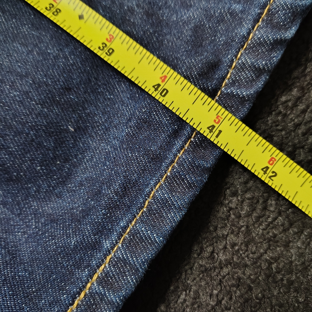 Levi's 550 Relaxed Fit Dark Blue Denim Jeans Men's Size 38x29 - Picture 9 of 10